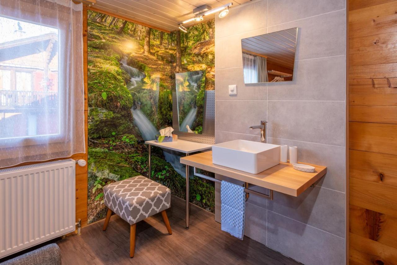 Apartment Efeu "Mit Stil & Tradition" Grachen Bagian luar foto