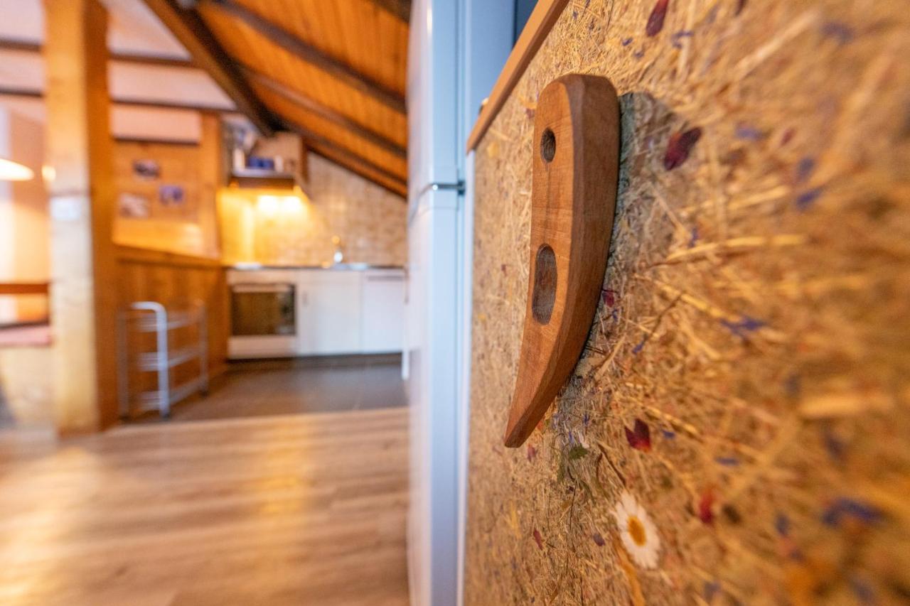 Apartment Efeu "Mit Stil & Tradition" Grachen Bagian luar foto