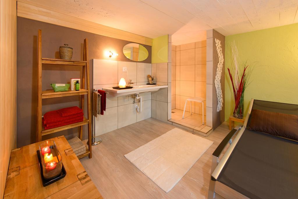 Apartment Efeu "Mit Stil & Tradition" Grachen Ruang foto