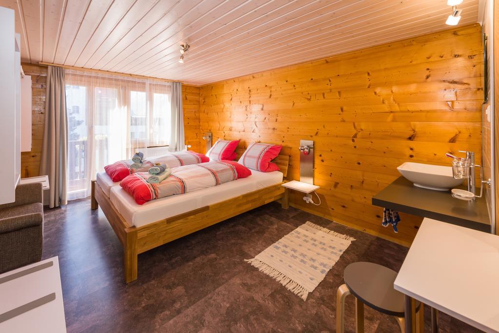 Apartment Efeu "Mit Stil & Tradition" Grachen Bagian luar foto